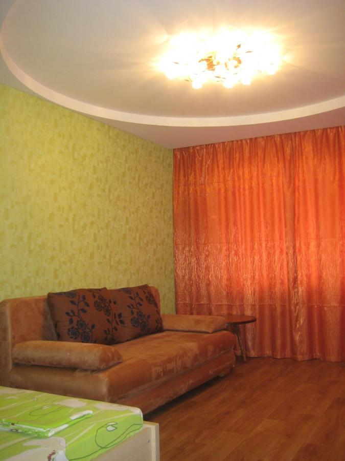 Комфортная 1-Комнатная Новопречистенская 1 Cherkasy Exterior foto