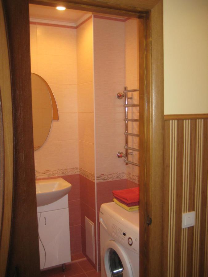 Комфортная 1-Комнатная Новопречистенская 1 Cherkasy Exterior foto